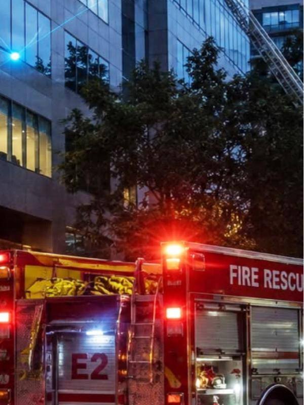 Public Safety DAS head-end with BDA and battery backup