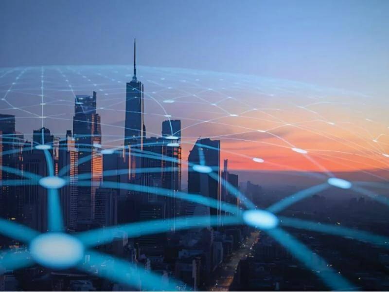 Commercial building connected by an in-building wireless network